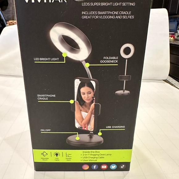 VIVITAR 2-In-1 Vlogging Desk Lamp - Picture 4 of 5